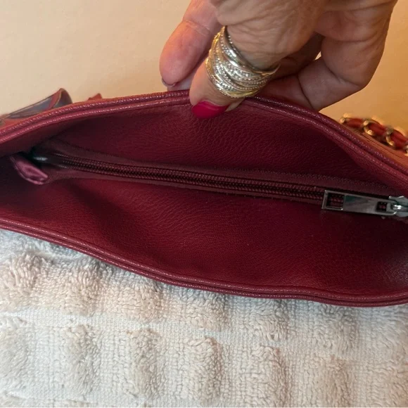 Handmade artisan laser cut leather bag artist unknown. Pristine real silk lining - Picture 9 of 14